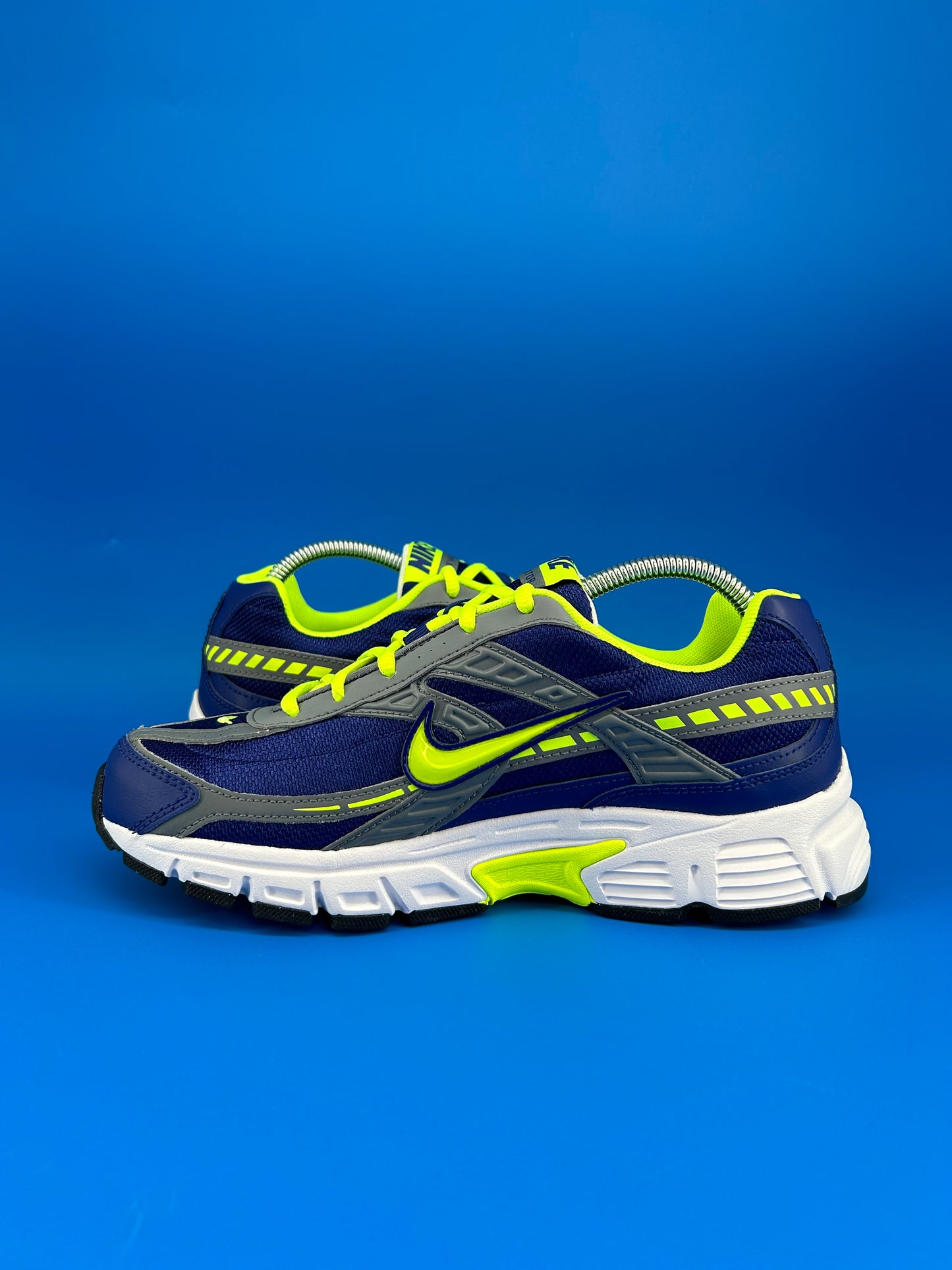 Size 8 men- Nike Initiator