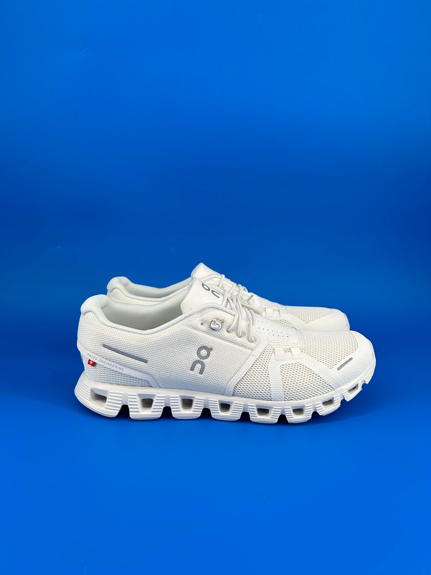 Size 9 women- On Running Cloud 5 sneakers