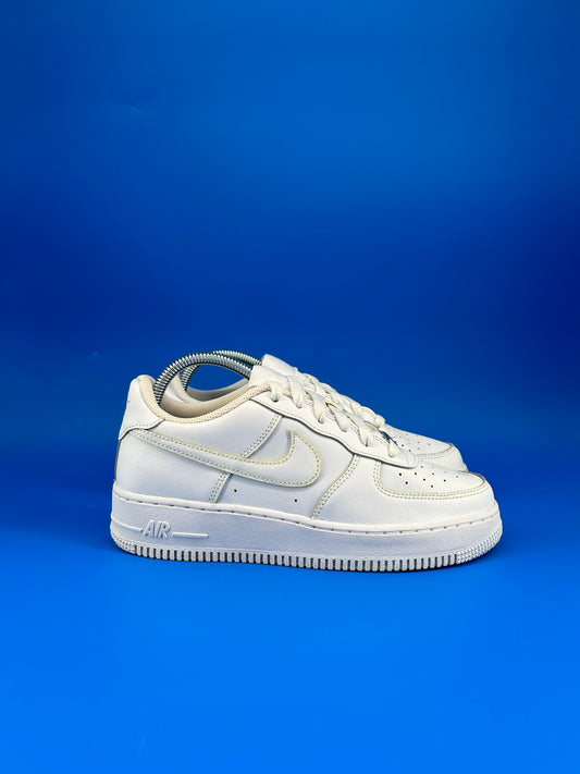 Size 6 youth- Nike Air Force 1