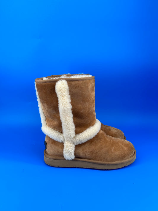 Size 6 women- UGG Carter Suede Sheepskin Mid Calf Boots