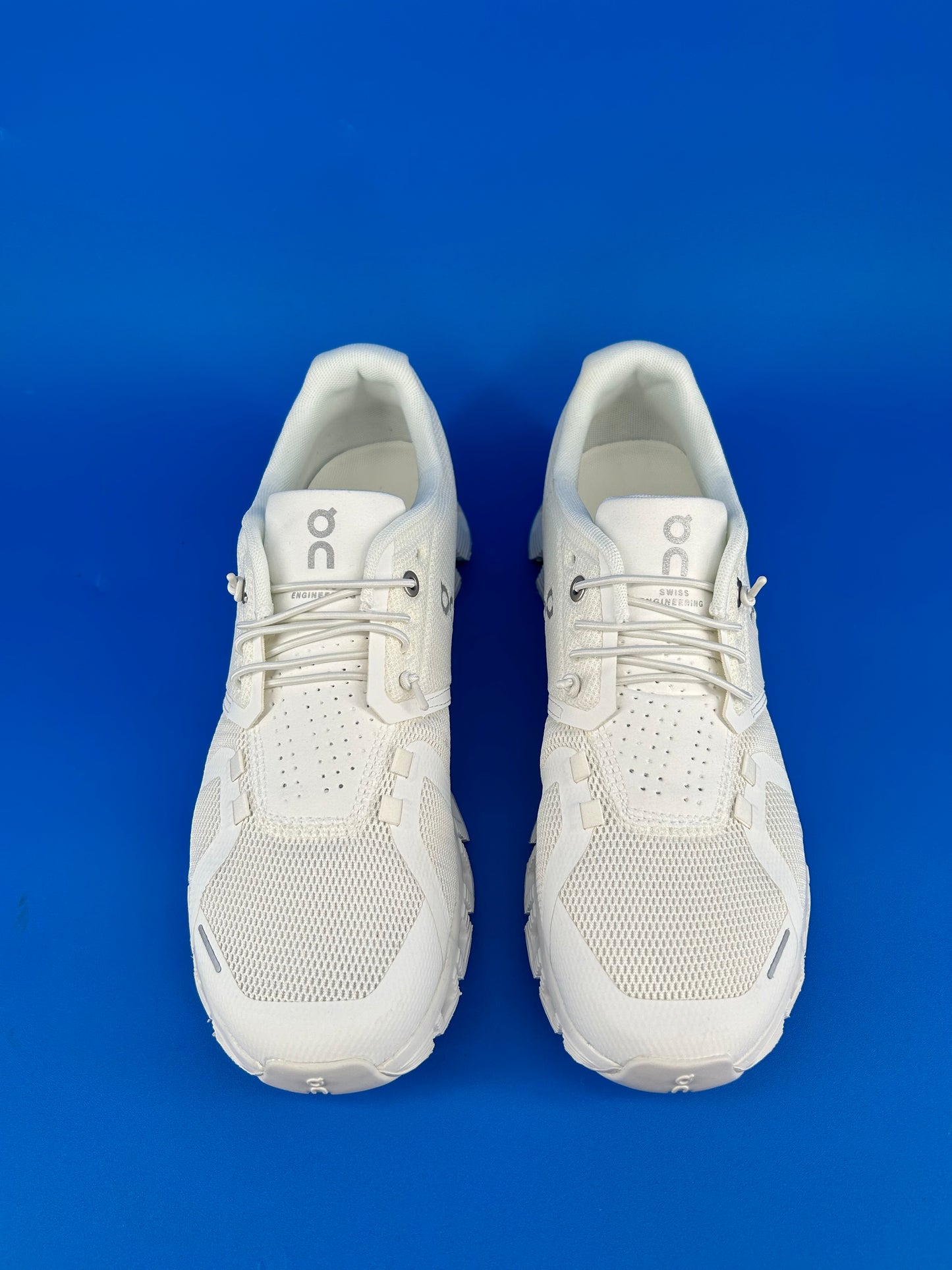 Size 9 women- On Running Cloud 5 sneakers