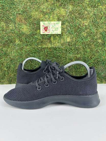 Size 8 women- Allbirds Tree Runners